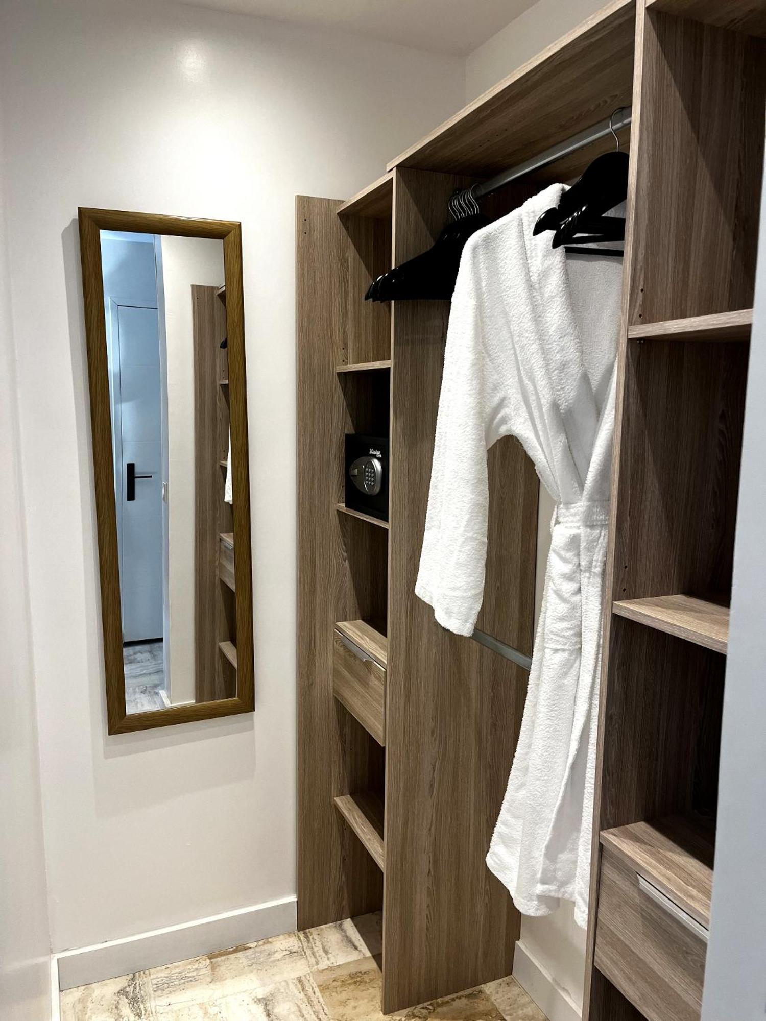 Pomme Cannelle Luxury Suites & Spa Orient Bay Habitación foto